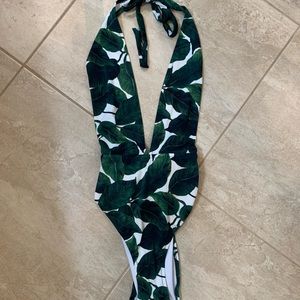 Woman’s Milly bathing suit worn once